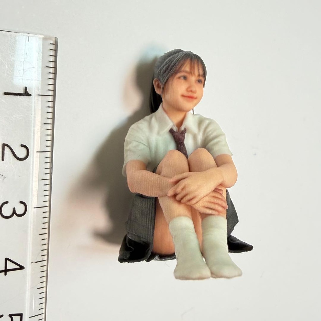 1/18 3996 フィギュア 女子高生 体育座り ミニチュアイメージ リアルフィギュア ミニカー ジオラマ 3Dフィギュア