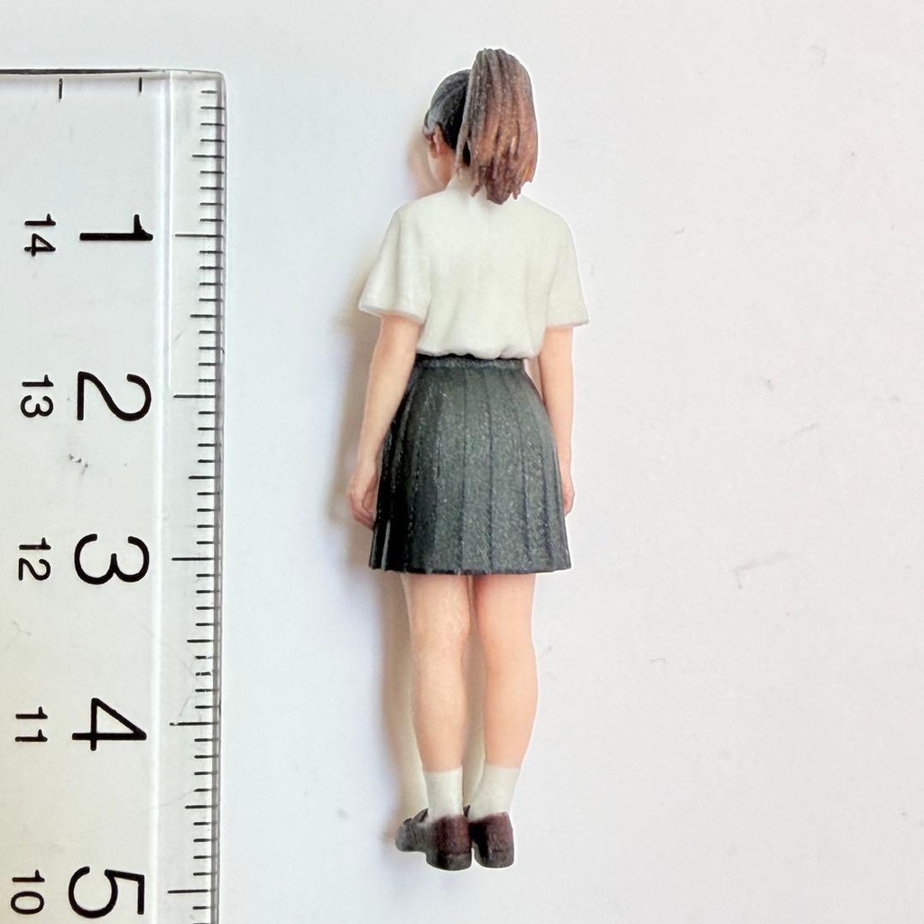 1/32 3978 フィギュア リアルフィギュア 女子高生 完成品 直立 ミニチュアイメージ ミニカー ジオラマに