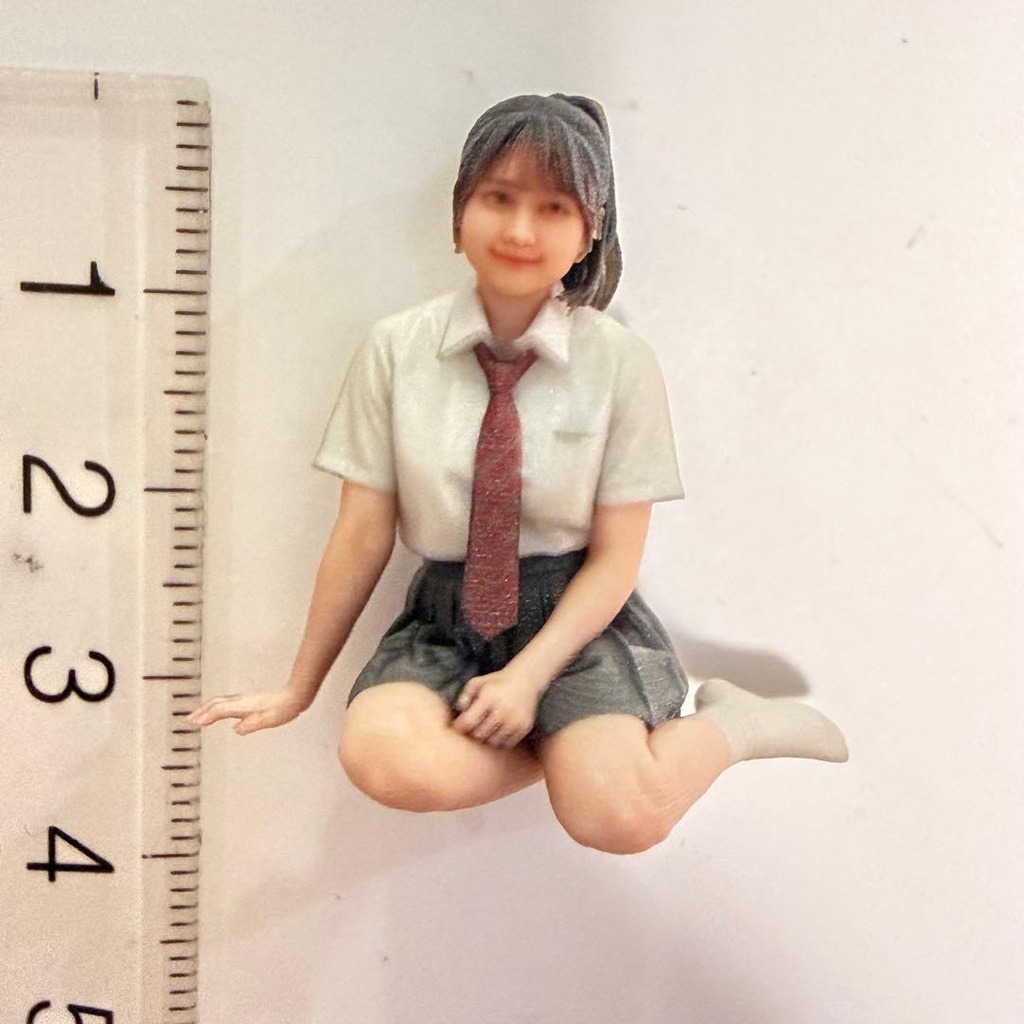 1/24 フィギュア 3997 完成品 ミニチュア リアルフィギュア 女子高生 ミニカーに ドールハウスに ジオラマに 3Dフィギュア ミニチュアイメージ