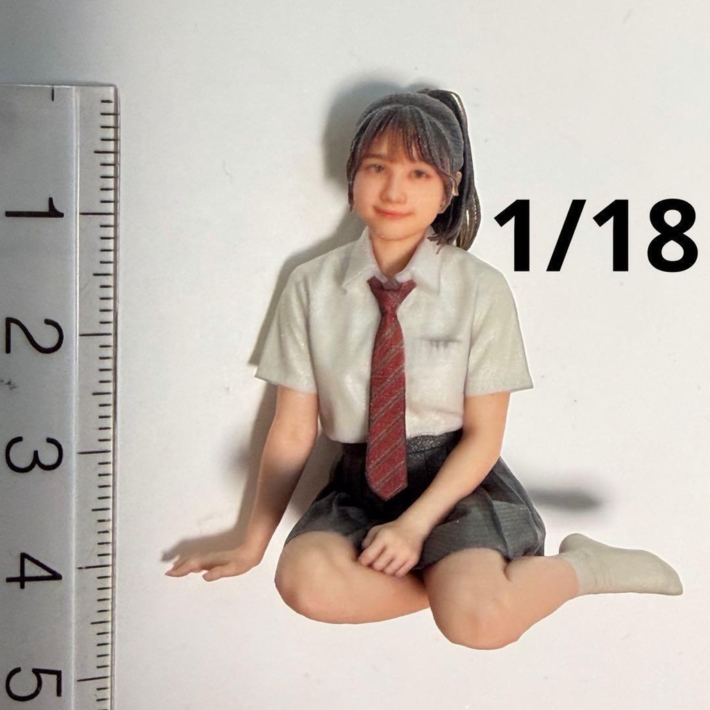 1/18 3997 フィギュア　女子高生　お姉さん座り　完成品　リアルフィギュア　３Dフィギュア　ミニチュアイメージ　ミニカー　ジオラマ　ドールハウスに　精密