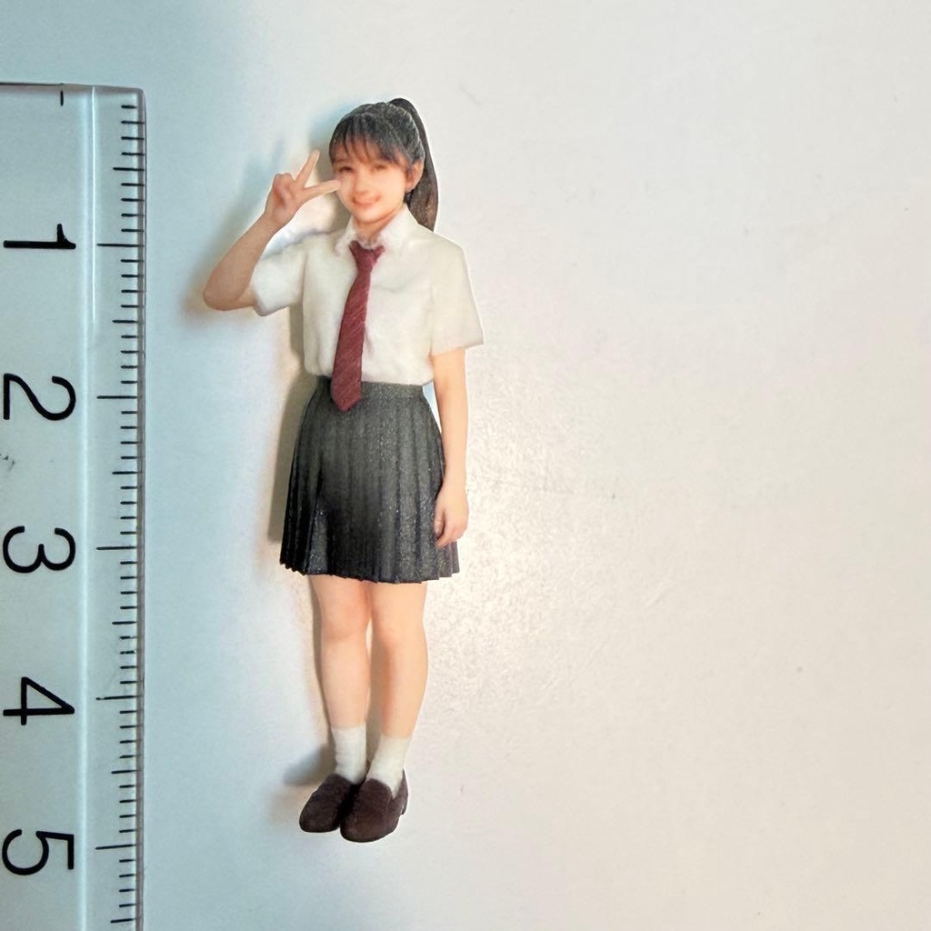 1/32 3994 女子高生 ピース 制服 フィギュア リアルフィギュア 3Dフィギュア 完成品 ミニチュア ミニカー ジオラマに ミニチュアイメージ
