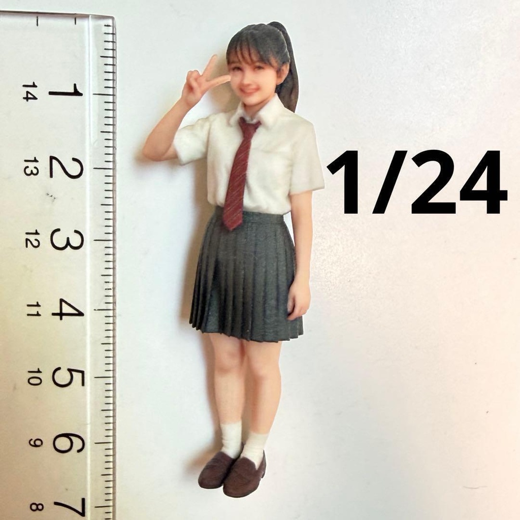 1/24 3994 女子高生　ピース　制服　フィギュア　完成品　リアルフィギュア　ミニチュア　ミニカー　ジオラマに　ミニチュアイメージ　３Dフィギュア