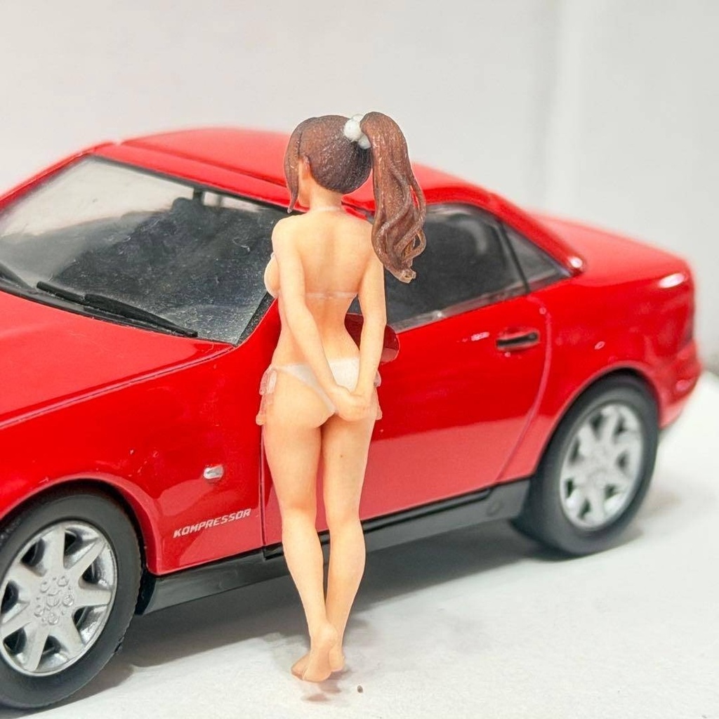 1/43 8011-02 フィギュア 水着 ミニカーに 1/64より大 ミニチュアイメージ リアルフィギュア 完成品