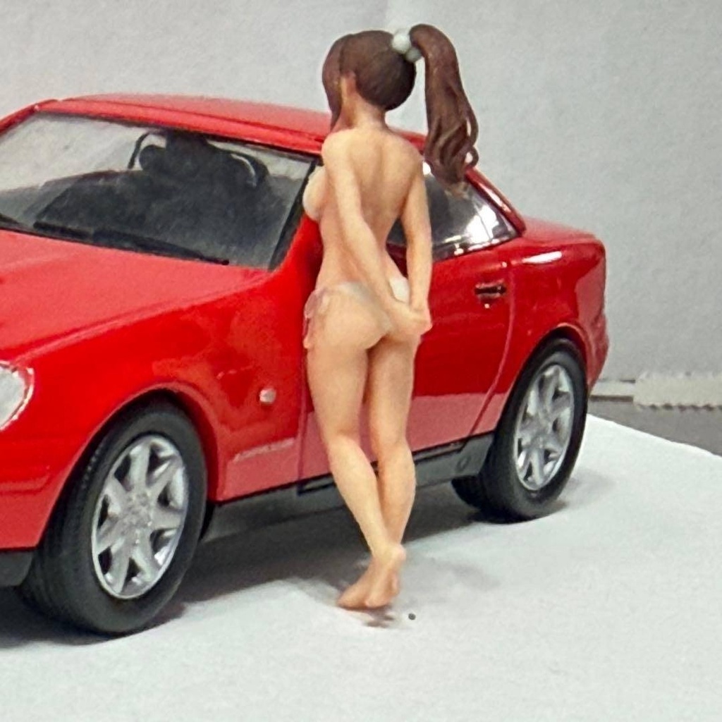 1/43 8011-02 フィギュア 水着 ミニカーに 1/64より大 ミニチュアイメージ リアルフィギュア 完成品
