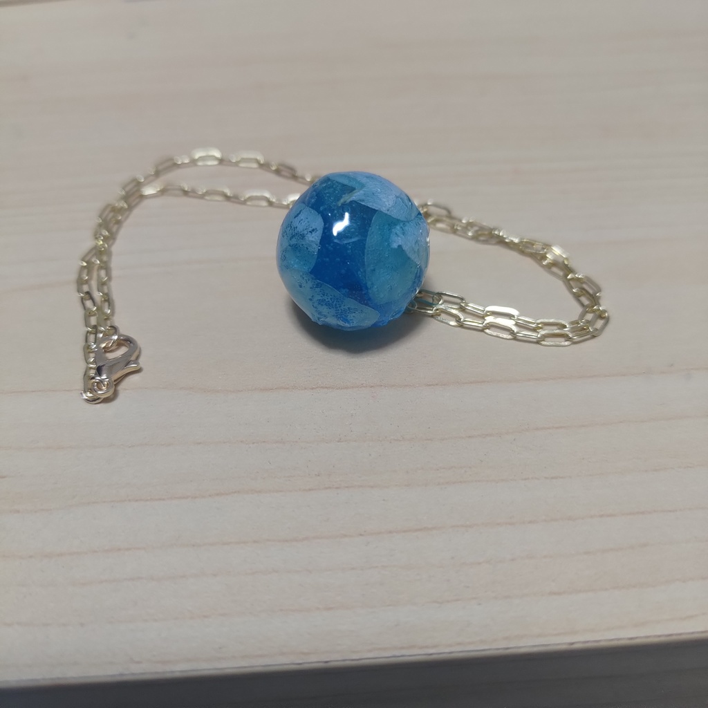 チェーン形チョーカー