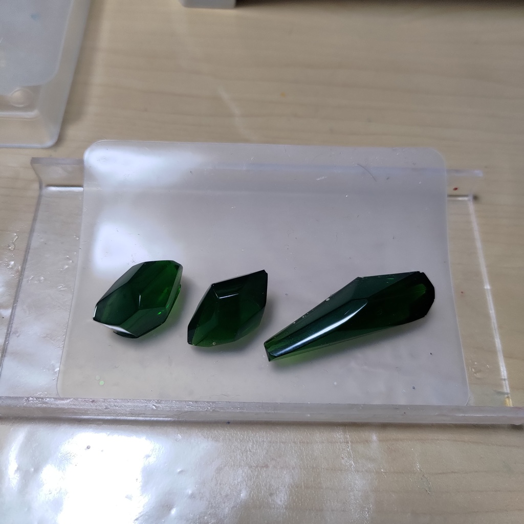 アクセサリーパーツ