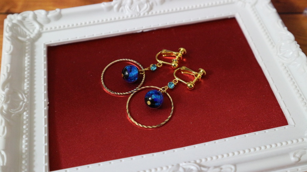 【創作】ラウンドフープイヤリング・蓄光ビーズ