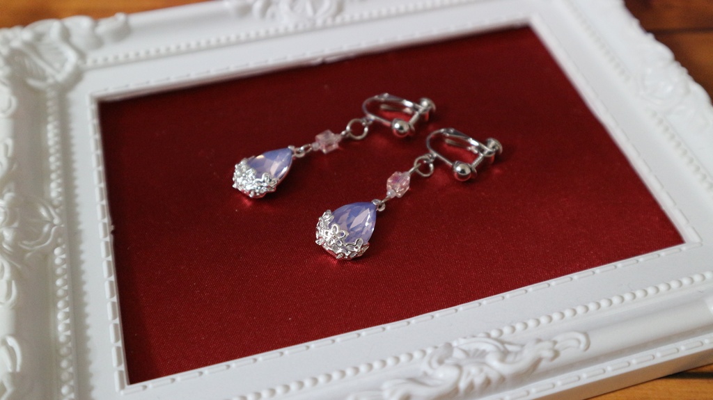 【創作】しずく型イヤリング【白紫】