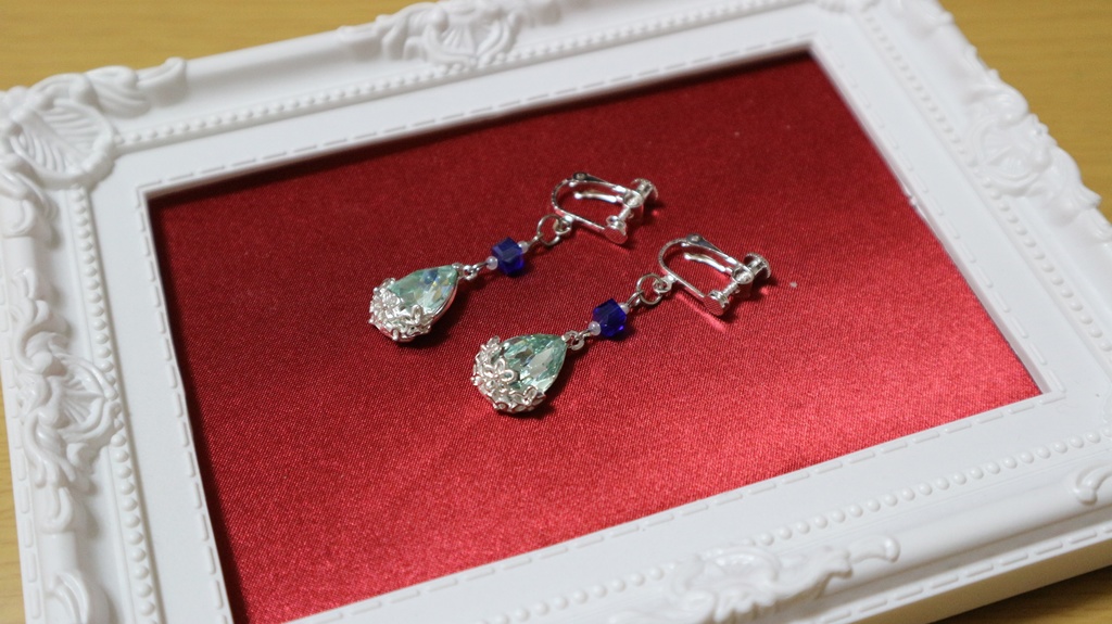 【創作】しずく型イヤリング【薄水色】