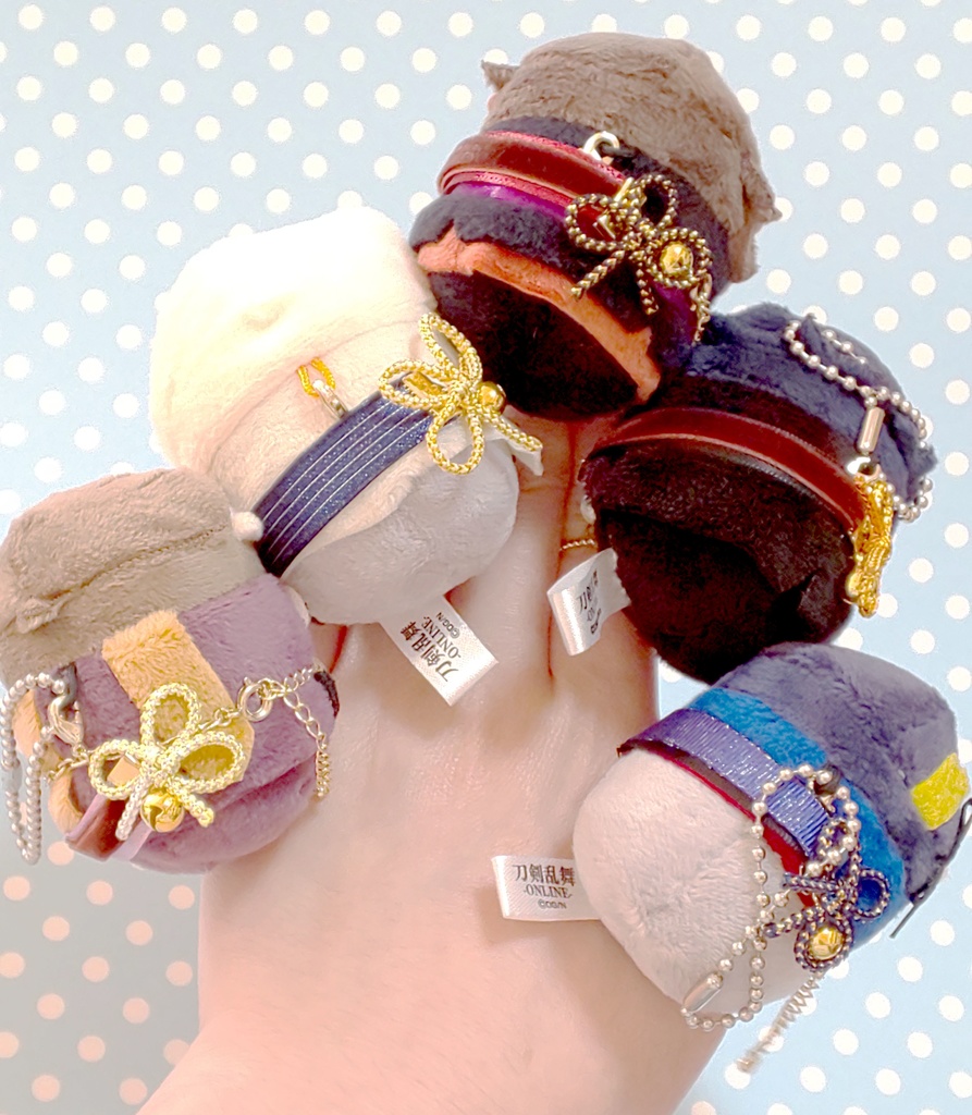 ベビもちが自立する&手の甲に簡単に乗るリボンハーネス