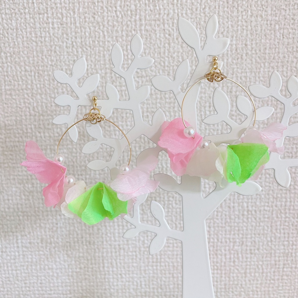 鬼滅の刃 ピアス ~甘露寺蜜璃~