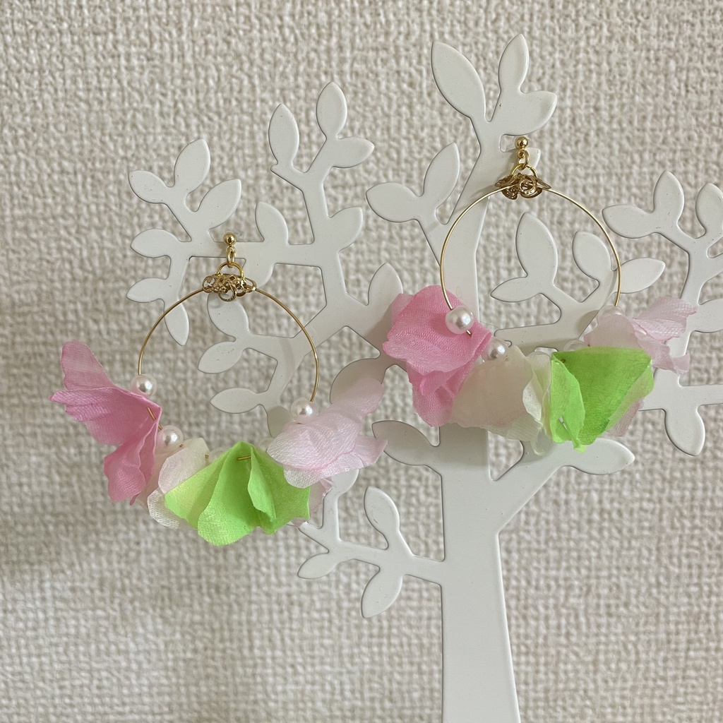 鬼滅の刃 ピアス ~甘露寺蜜璃~