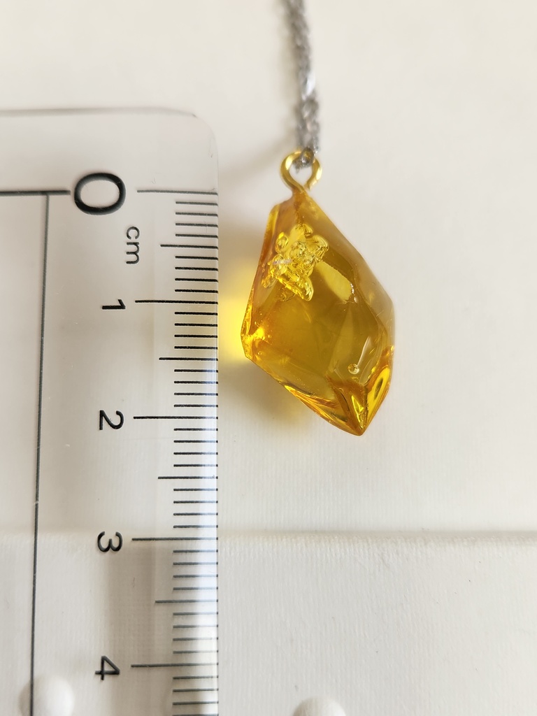 琥珀風ネックレス