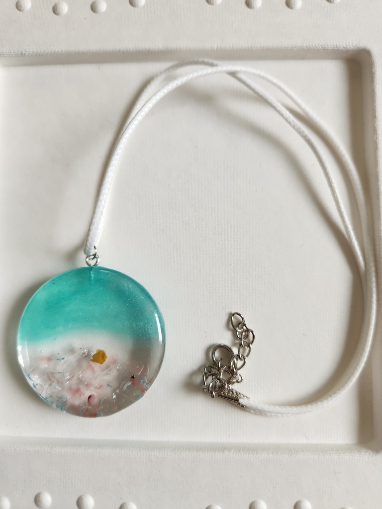 海のイメージ ネックレス