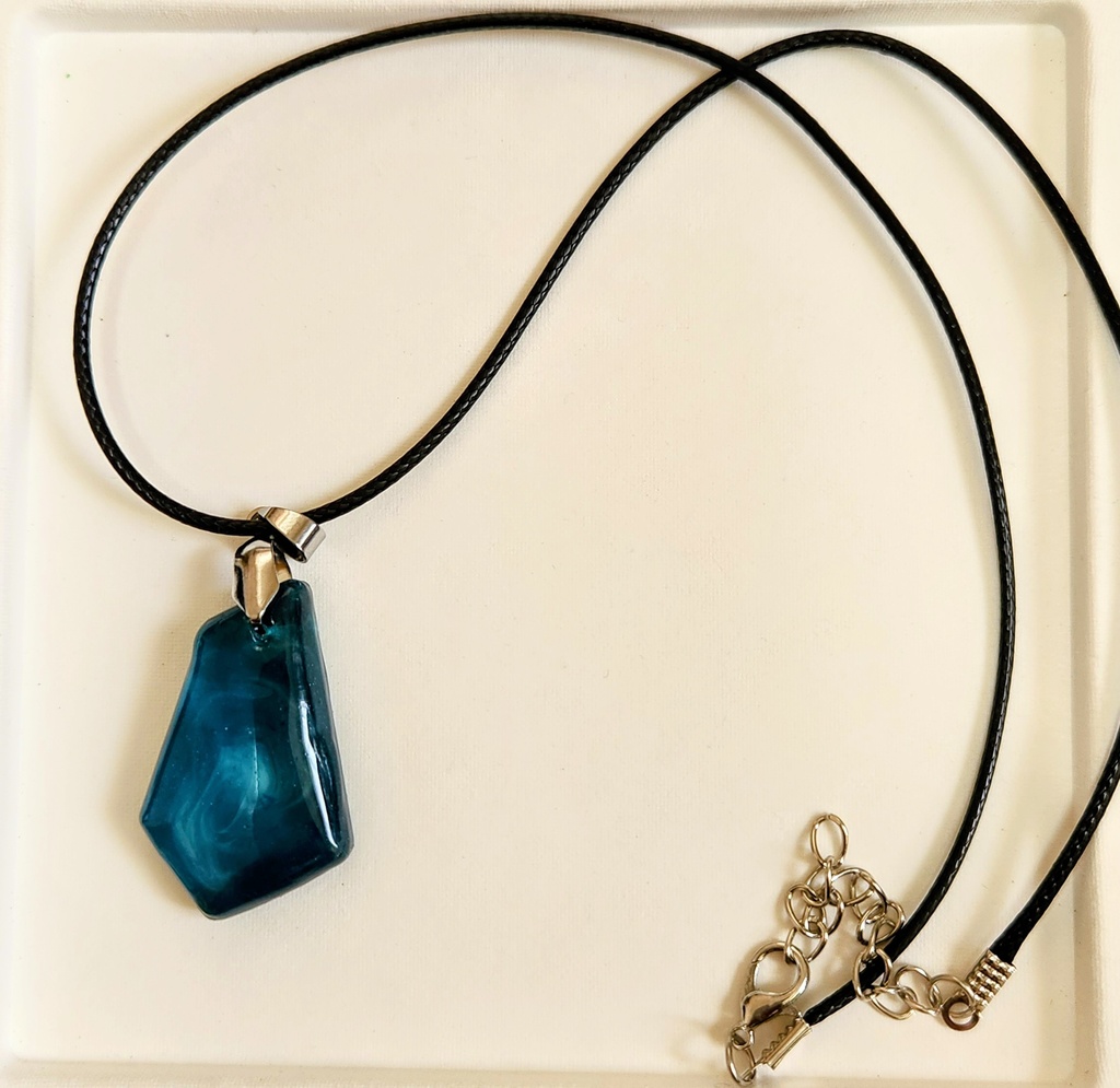 ネックレス ドラゴンブルー レジン