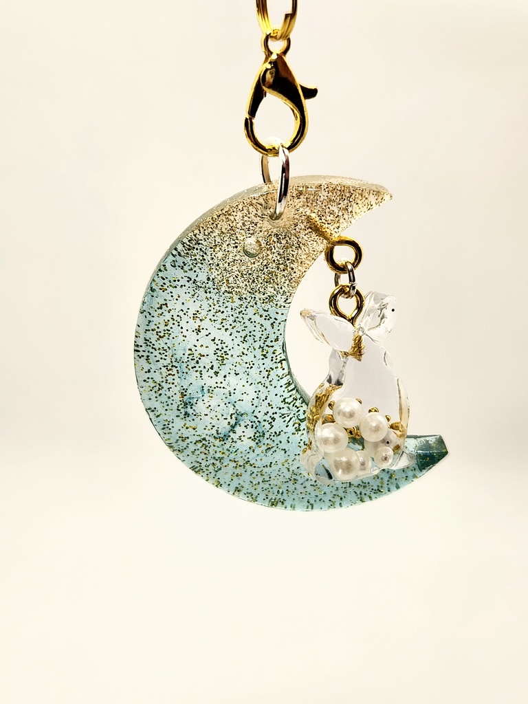 三日月とウサギ キーホルダー レジン