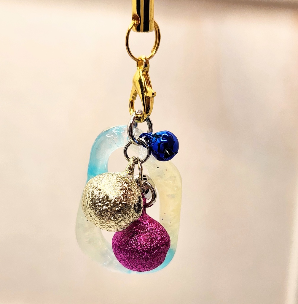 鈴付き根付 キーホルダー レジン