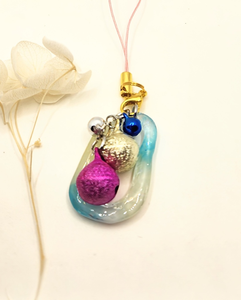 鈴付き根付 キーホルダー レジン