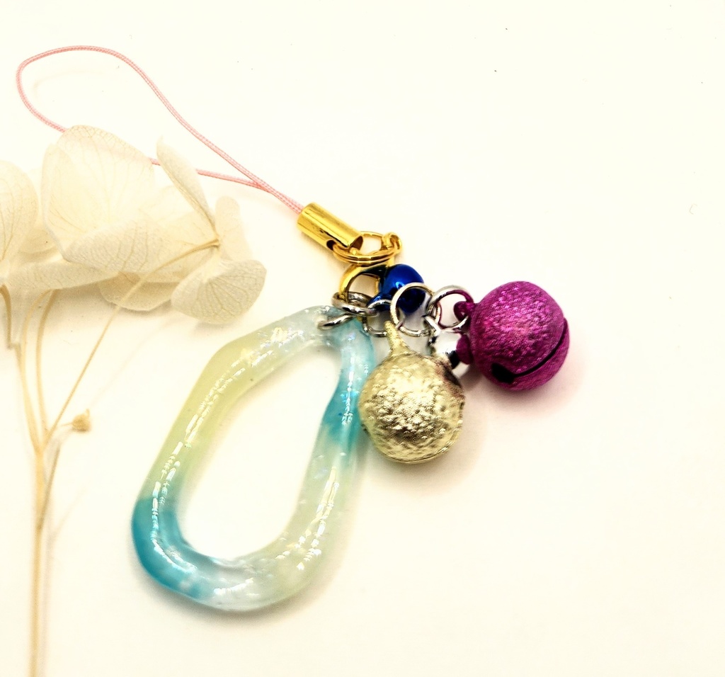 鈴付き根付 キーホルダー レジン