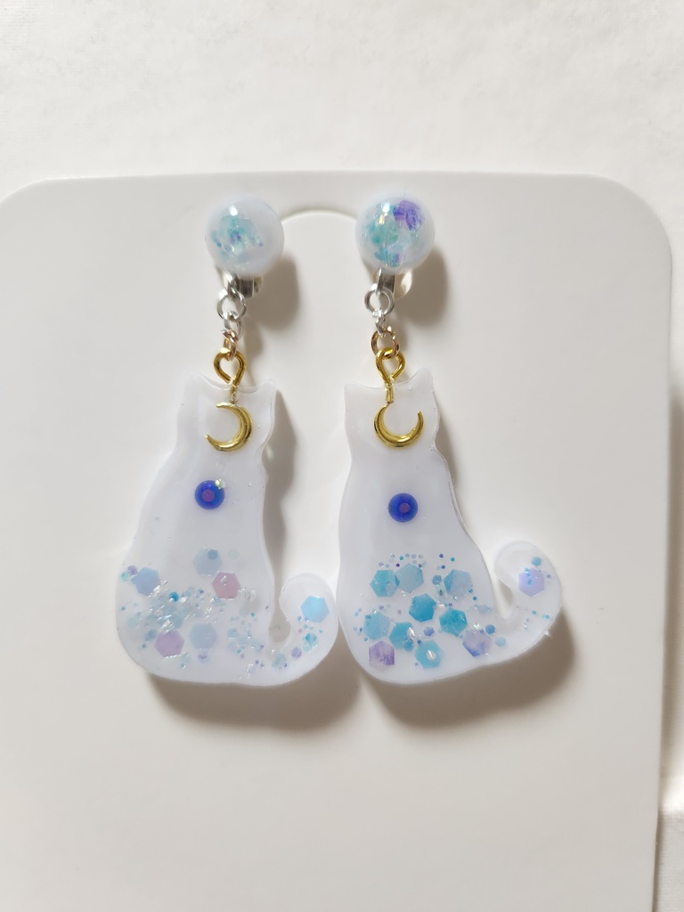 レジン 雪猫イヤリング