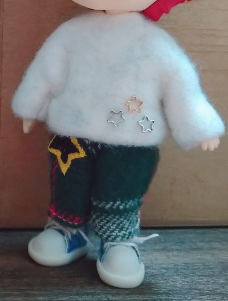 星刺繍のパンツ