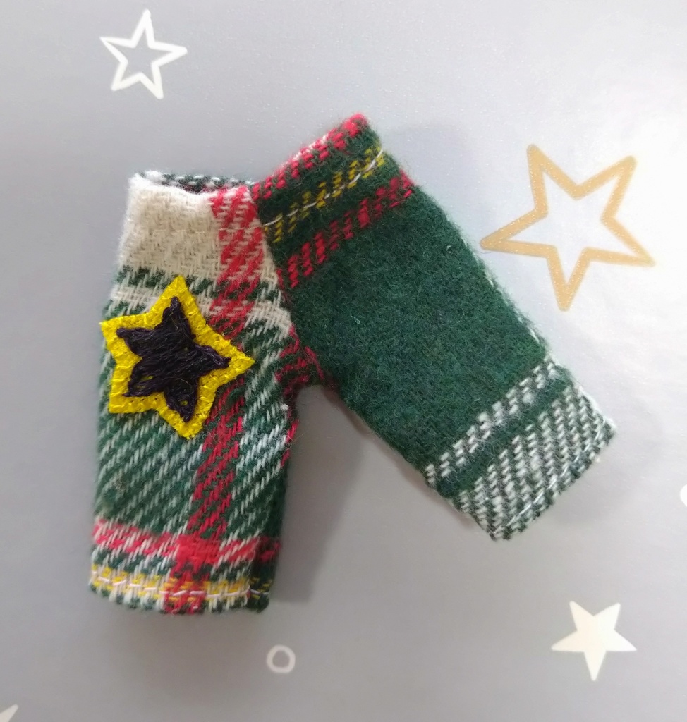 星刺繍のパンツ