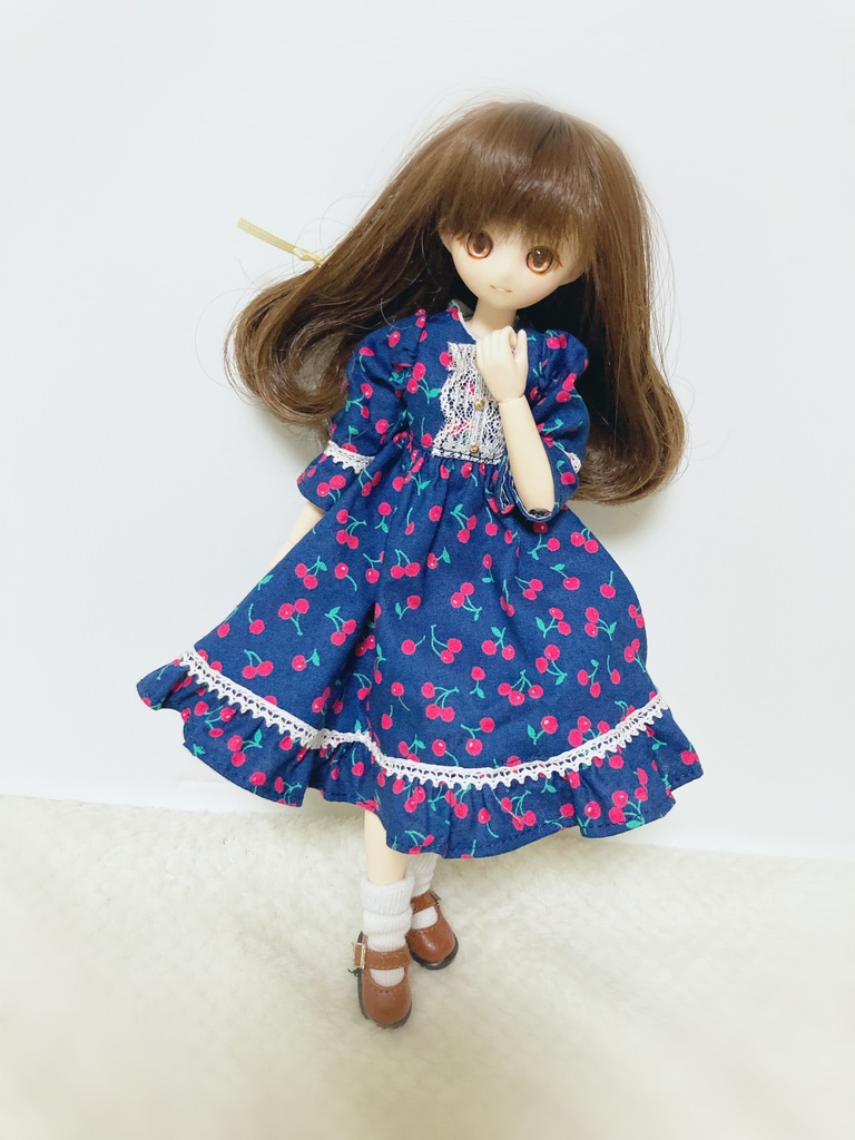 裾フリルワンピース