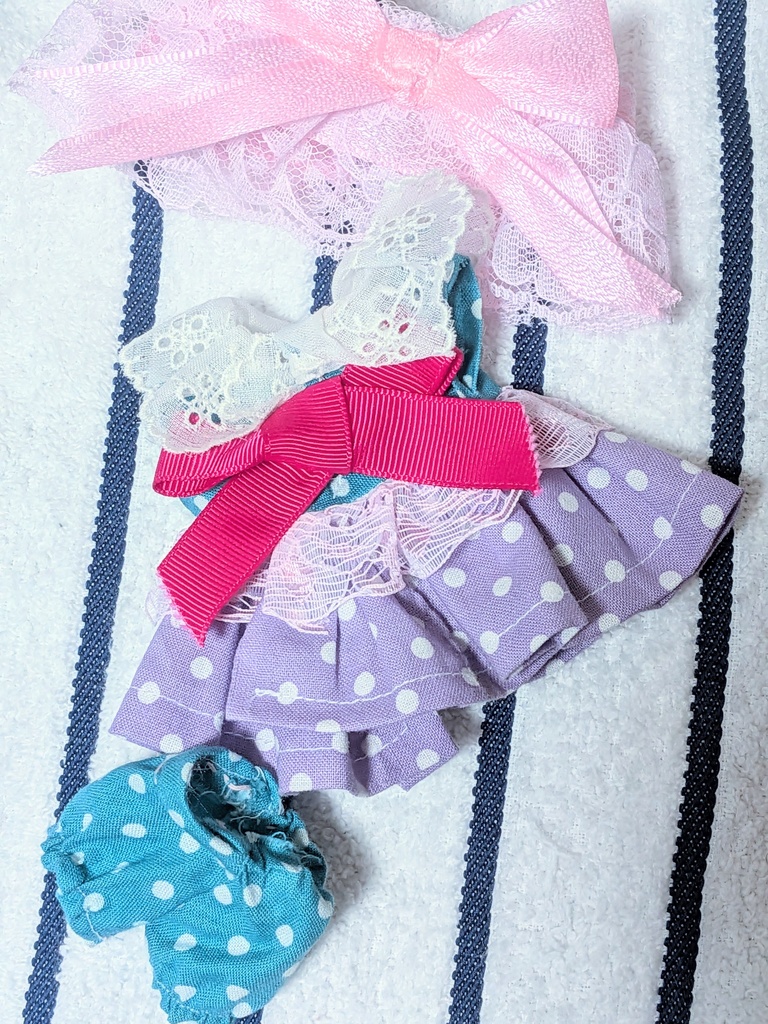 【10~12cmぬい服】ドットレースのふんわりサマーワンピース【ハンドメイド】