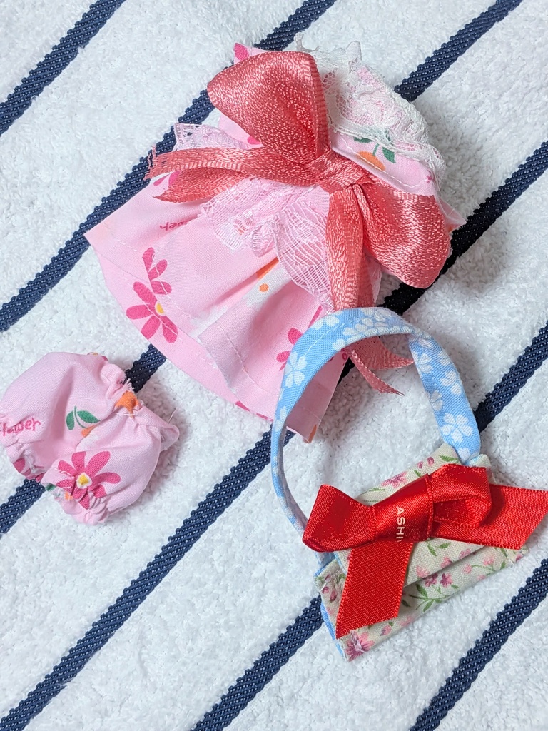 【10~12cmぬい服】二段フリルのバックリボンワンピース【ハンドメイド】
