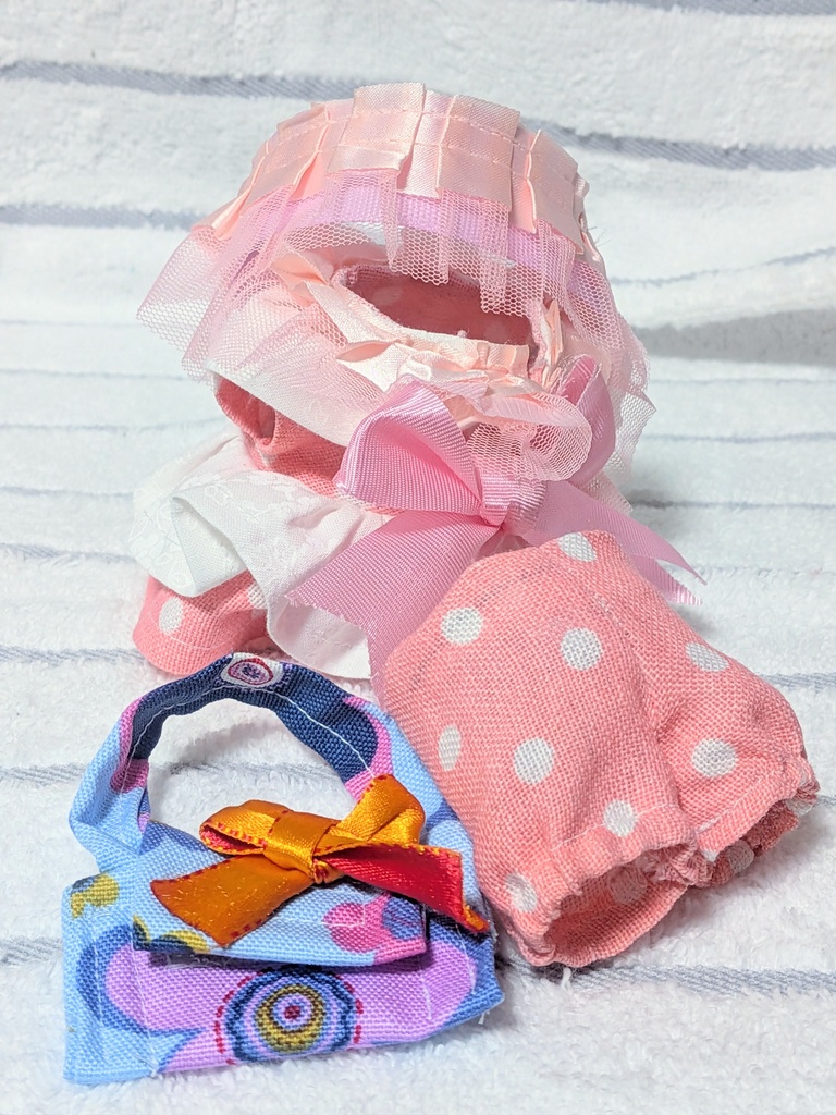 【16cmぬい服】くすみピンクの切り替えしフリルドレス【ハンドメイド】