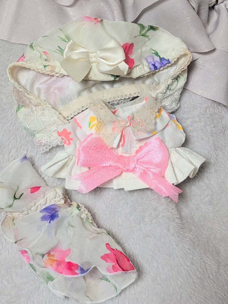 【16-20cmぬい服】お花畑のふんわりシフォンワンピース【ハンドメイド】