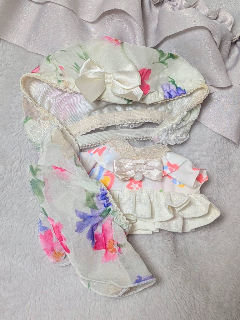 【16-20cmぬい服】お花畑のふんわりシフォンワンピース【ハンドメイド】