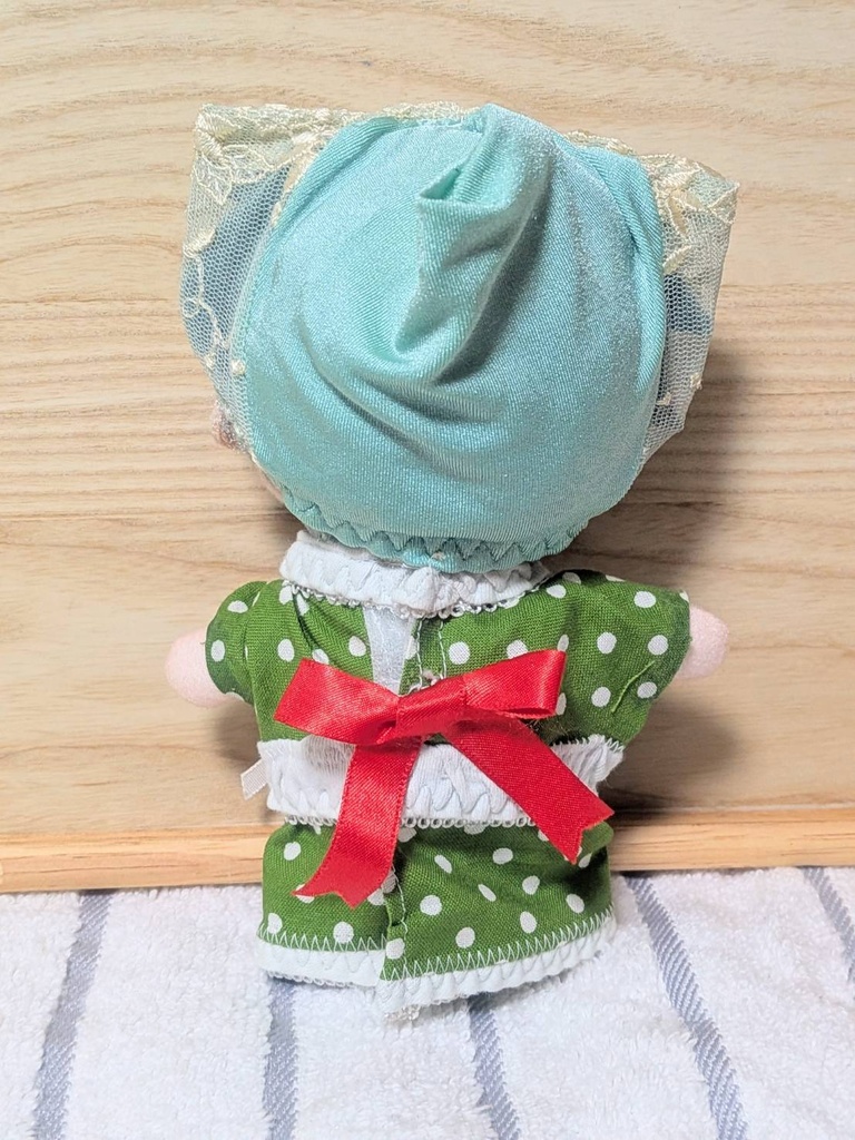 【16cmぬい服】くすみグリーンの2wayドットセットアップ