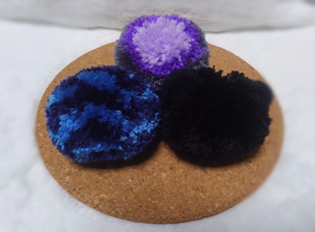 魔獣ポンポンバッグチャーム 本と購入用 Siesta Booth