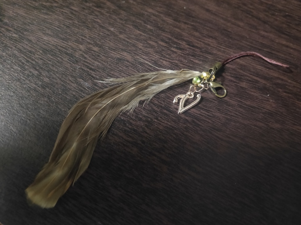 4　羽根さんチャーム。ブラウン