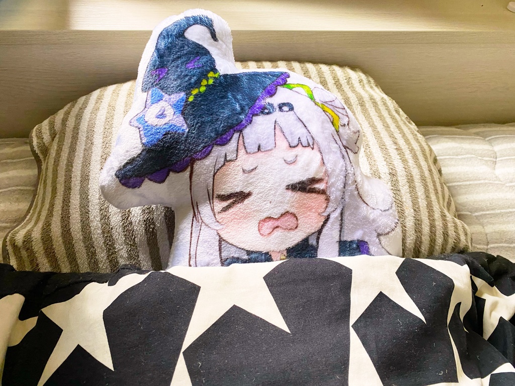 【非公式】クッションと化したシオンちゃん