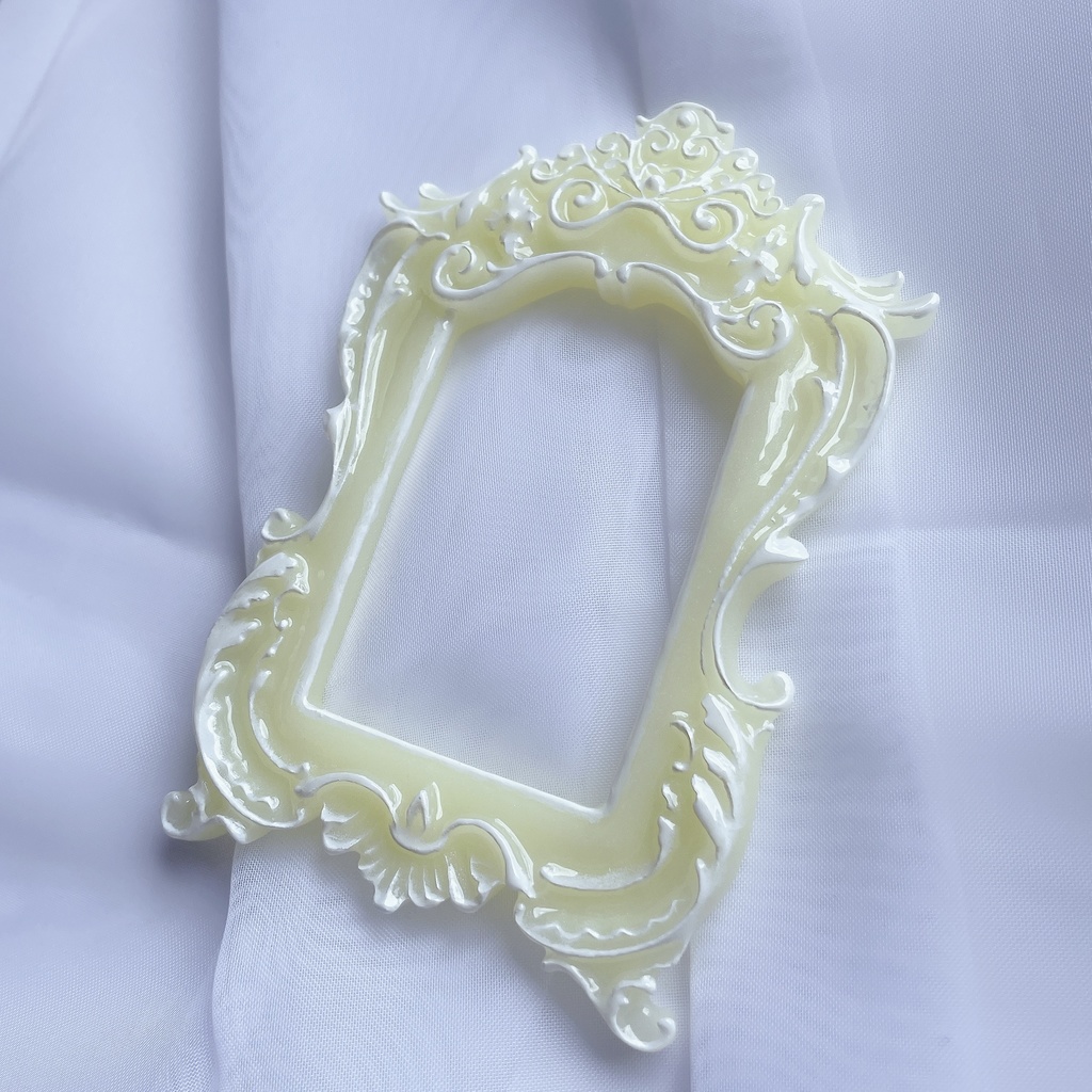 猫足額縁トレカケース