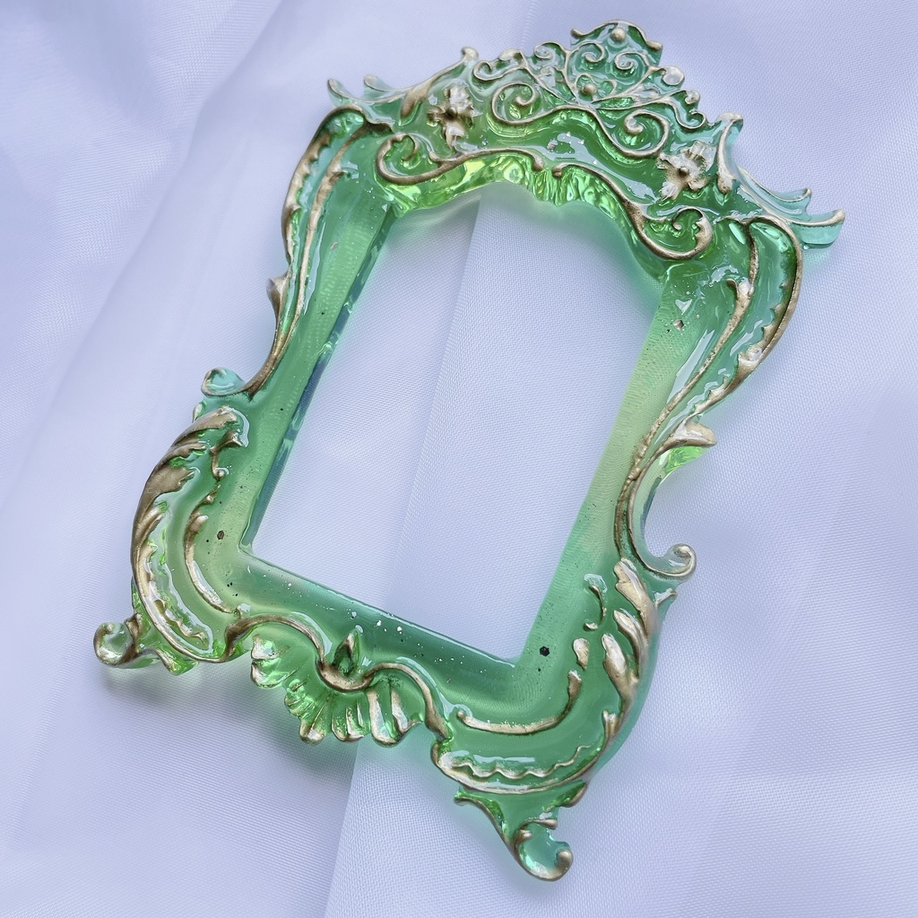 猫足額縁トレカケース