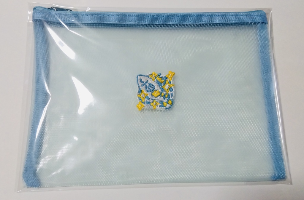 メッシュ刺繍ポーチ