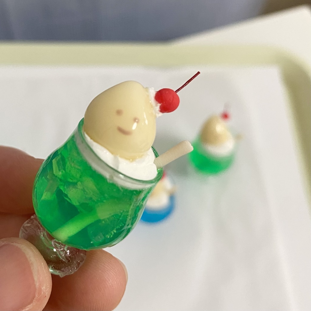 ミニチュアのクリームソーダ(飾るタイプ)