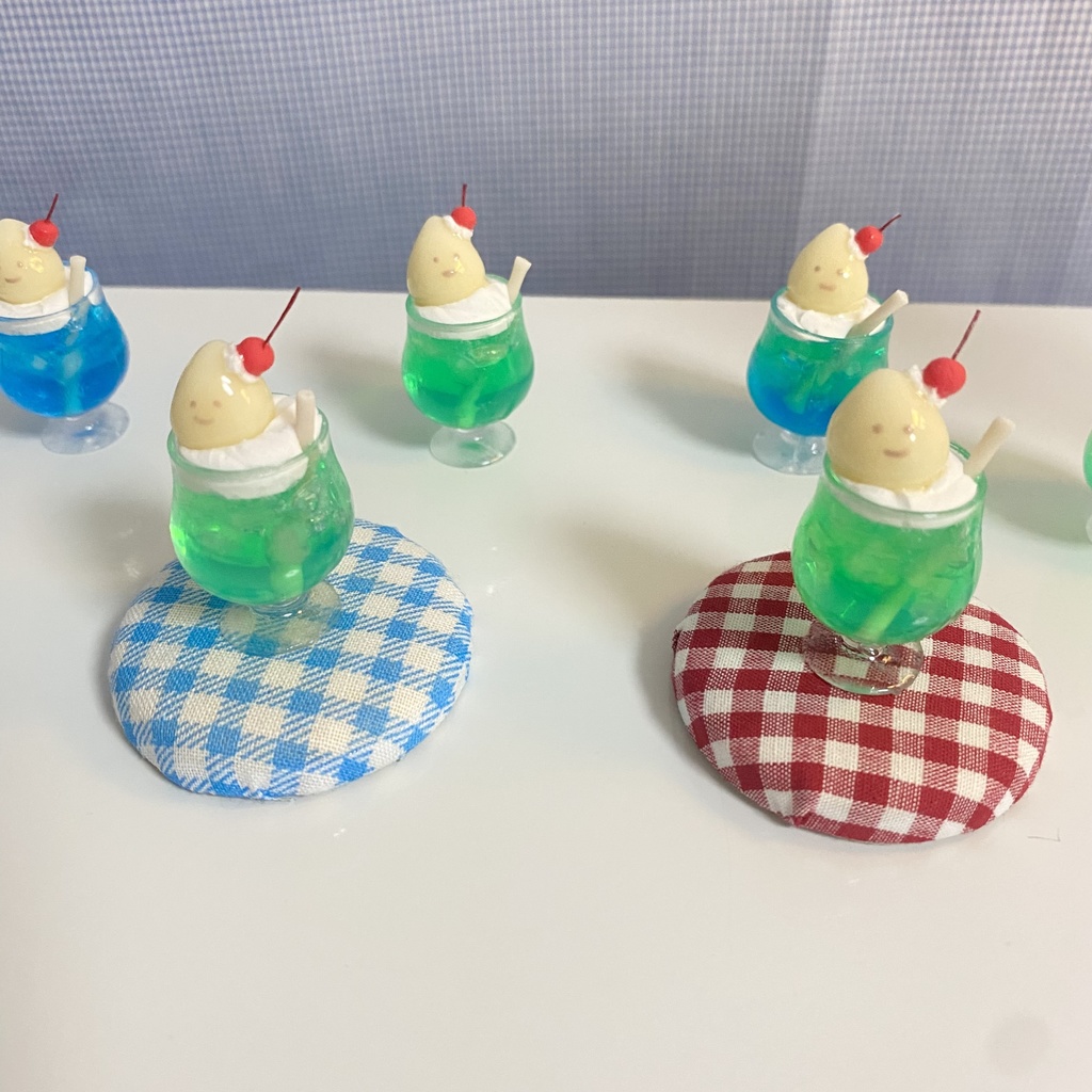 ミニチュアのクリームソーダ(飾るタイプ)