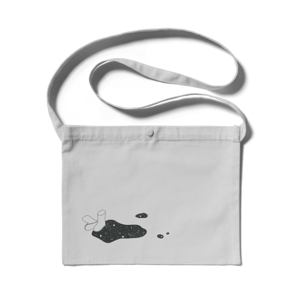 サコッシュ　水たまり