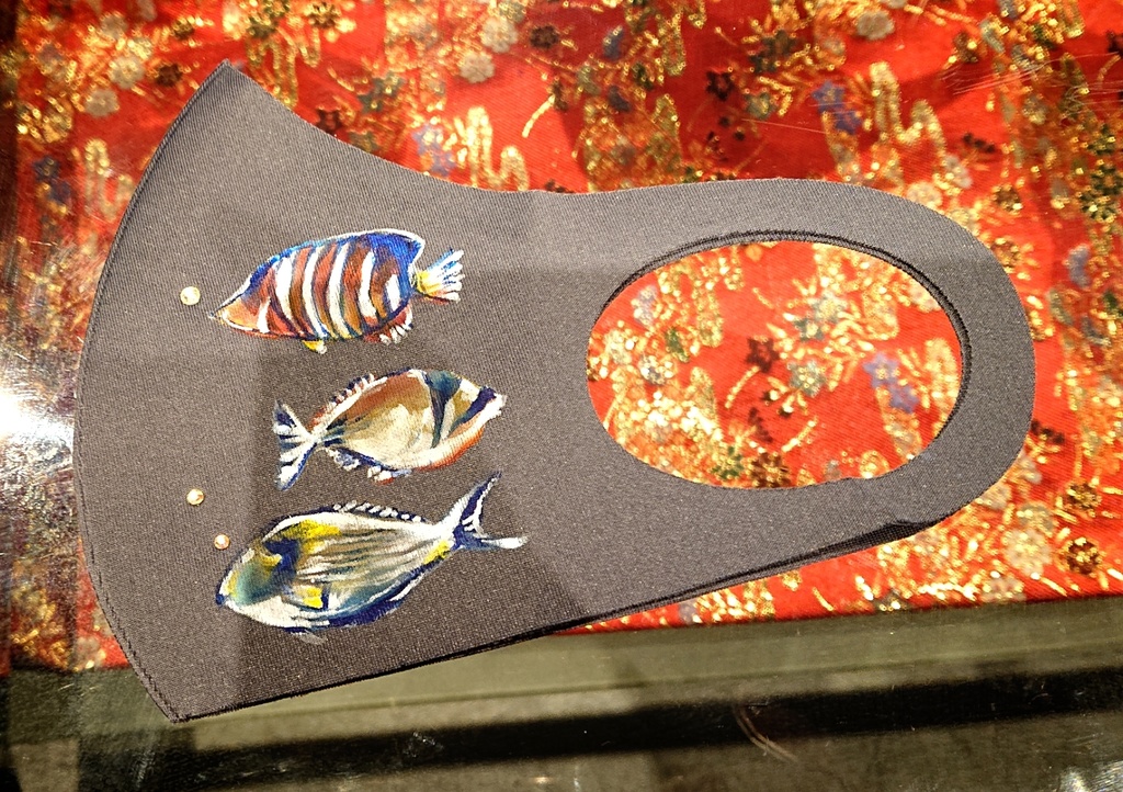 手描きマスクお魚