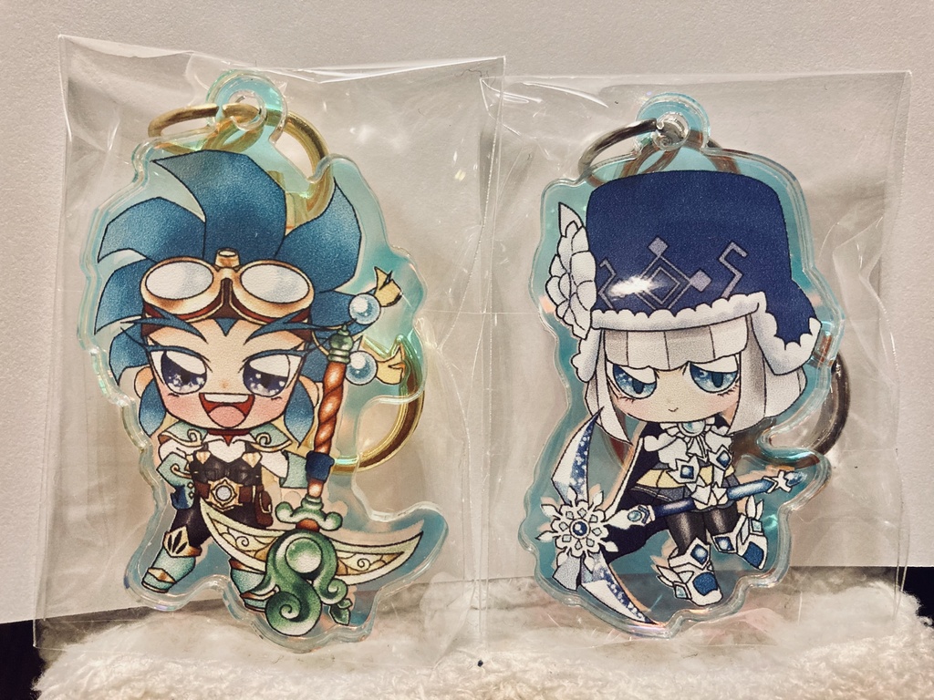 FLO オーロラアクリルキーホルダー