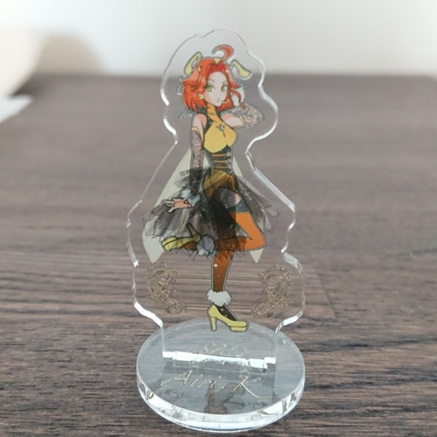 黄咲愛里・アクリルフィギュア