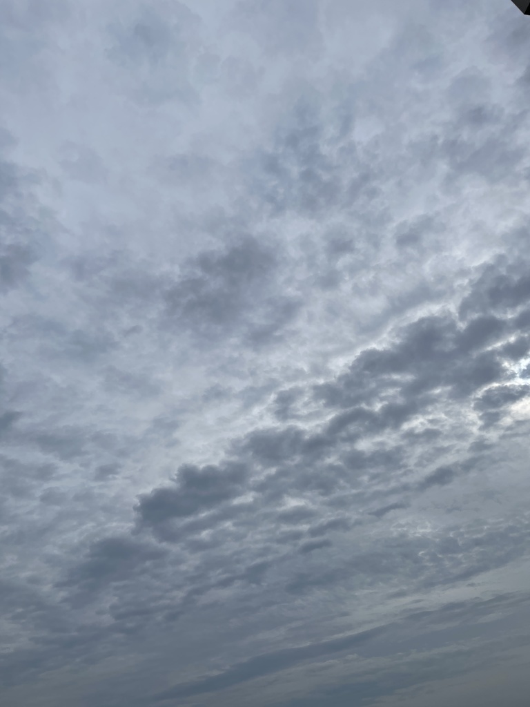 静寂の幕あい – Morning Sky #04