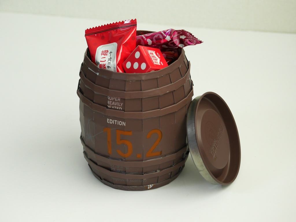 ウイスキー缶で作るミニ樽   ― 全工程写真付きアップサイクルガイド ―　Mini Barrel from a Whisky Tin   — Step-by-Step Photo Guide —