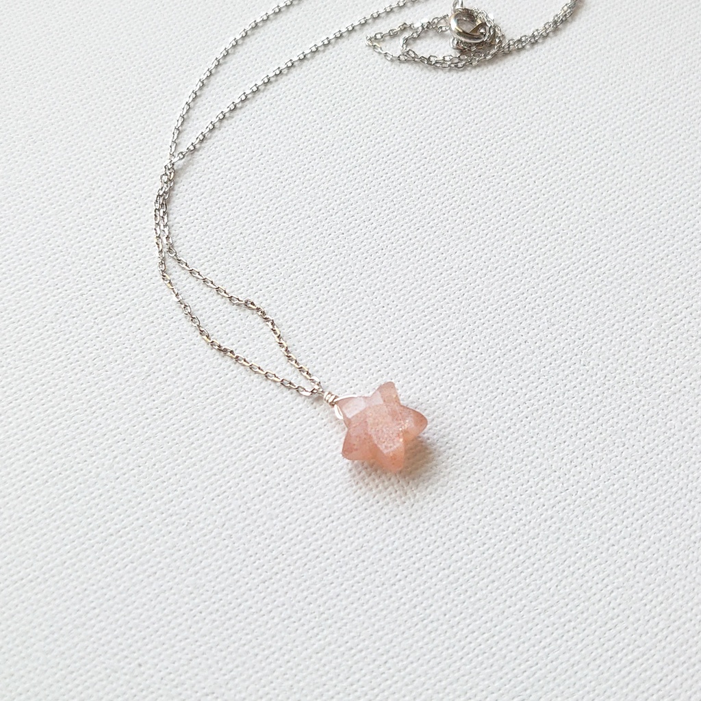 星のネックレス