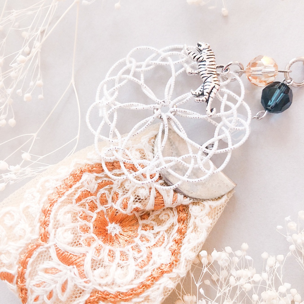 【刀剣乱舞】五虎退モチーフのレースキーホルダー