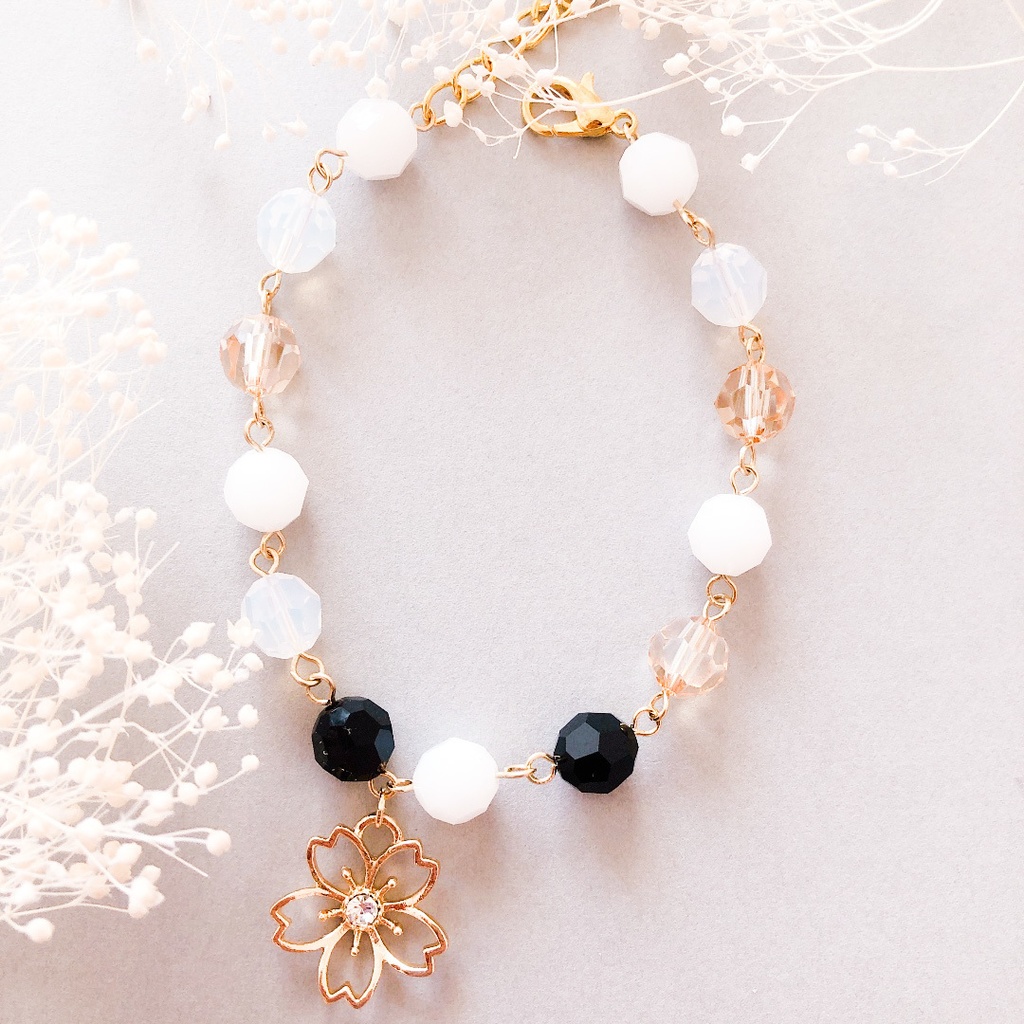 【刀剣乱舞】鶴丸国永モチーフのスワロフスキーブレスレット